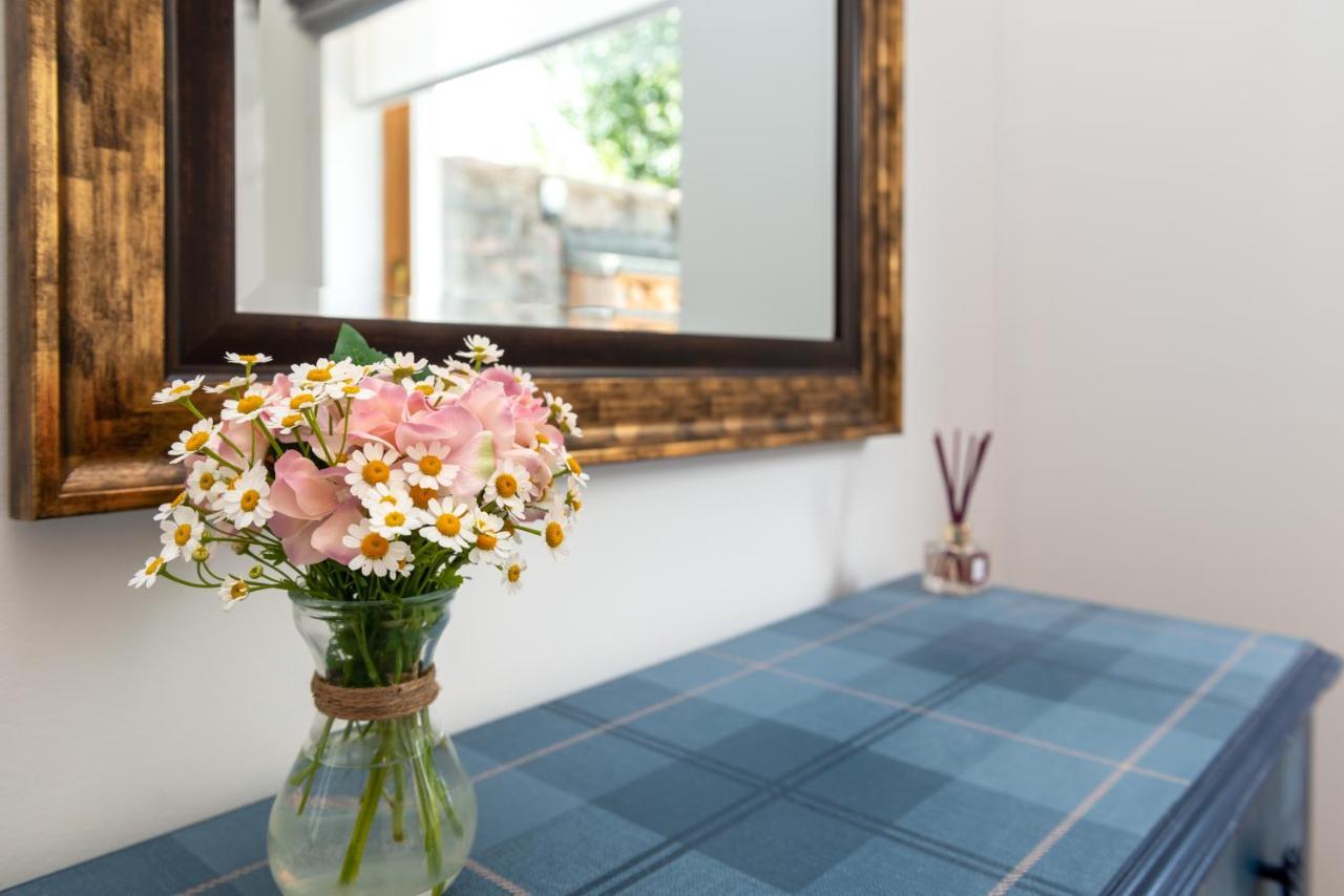 Dormie Cottage, Lovely Bright And Spacious Bungalow With Wood Fire Ballater Exterior foto